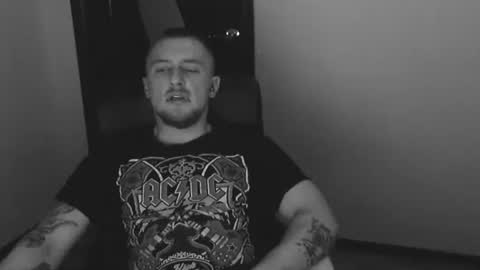 Snapshot of lev1ngston chatting on 01-09-25, 02:01 lev1ngston online show from 01-09-25, 02:01