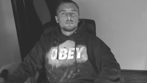 Snapshot of lev1ngston chatting on 10-16-25, 12:28 lev1ngston online show from 10-16-25, 12:28