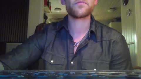 Snapshot of levaithen369 chatting on 04-11-26, 08:35 levaithen369 online show from 04-11-26, 08:35