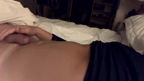 Snapshot of levec7 chatting on 12-08-24, 10:52 levec7 online show from 12-08-24, 10:52