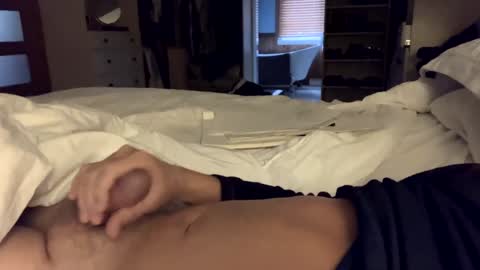 Snapshot of levec7 chatting on 12-28-24, 01:38 levec7 online show from 12-28-24, 01:38