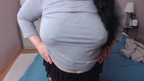 Mary online show from 12-20-25, 01:18