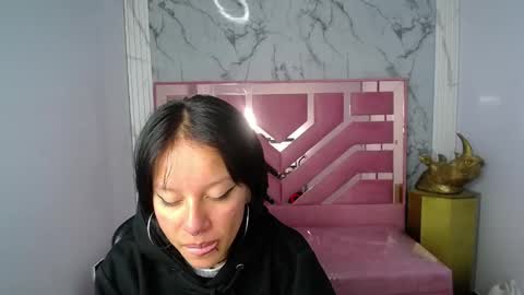 Snapshot of levii_ch chatting on 12-16-25, 04:34 Luisa online show from 12-16-25, 04:34