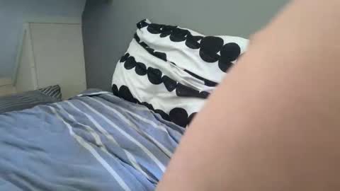 Snapshot of lewenzi chatting on 09-29-25, 01:38 lewenzi online show from 09-29-25, 01:38