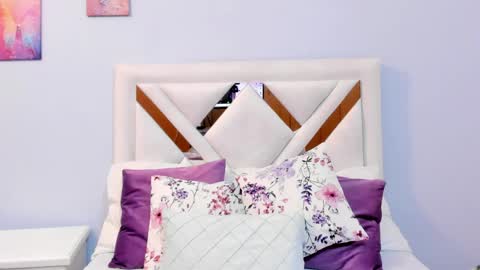 Snapshot of lexi_bloom chatting on 05-04-26, 10:55 Gabrielle online show from 05-04-26, 10:55
