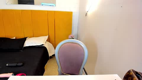 Lexi Howard  online show from 12-20-24, 06:40