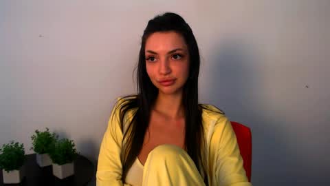 Alexia online show from 05-19-26, 01:06