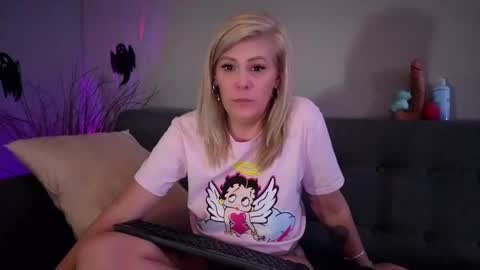 Lexi online show from 10-05-25, 08:01