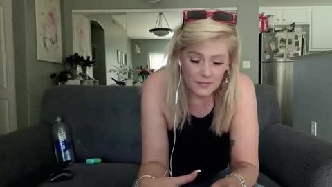 Lexi online show from 11-06-25, 07:15
