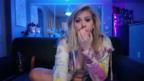 Lexi online show from 11-14-25, 05:28