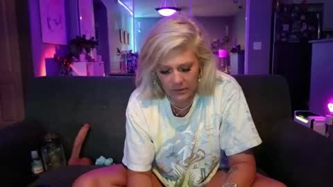 Snapshot of lexi_shocker chatting on 03-13-26, 04:19 Lexi online show from 03-13-26, 04:19