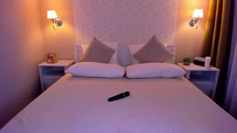 Lexi GTM2 MonWedThurSatSun 1000am-400pm online show from 02-18-25, 11:44