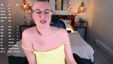 Lexy - Follow me online show from 11-10-25, 06:56