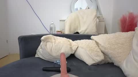 Snapshot of lexi_u_ chatting on 12-31-24, 08:04 LEXXY online show from 12-31-24, 08:04