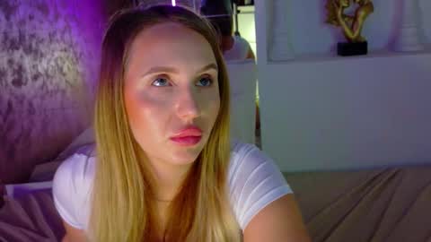 LEXXY online show from 12-17-25, 05:35