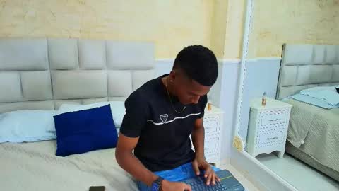 Snapshot of lexianddeker chatting on 09-26-25, 04:44 Lexi Derek online show from 09-26-25, 04:44