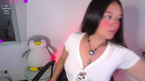 Snapshot of lexie_babe chatting on 05-27-26, 01:35 Lexie Thompson 8pm 0000am -5 online show from 05-27-26, 01:35