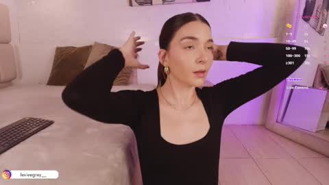 Snapshot of lexiee_grey_ chatting on 03-05-25, 12:44 Lexie online show from 03-05-25, 12:44