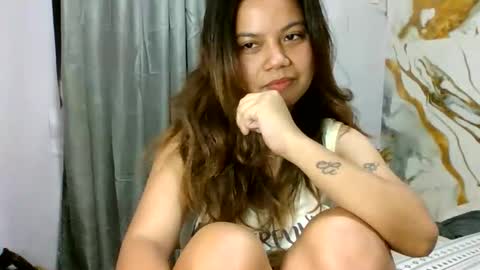 Snapshot of lexielar chatting on 04-20-26, 05:59 LEXIE online show from 04-20-26, 05:59