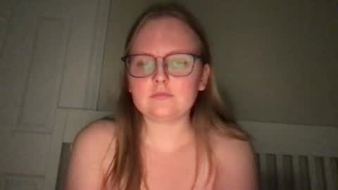 Snapshot of lexielilacs chatting on 12-08-24, 01:35 lexie online show from 12-08-24, 01:35