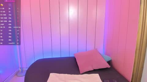 Snapshot of lexiethompson_ chatting on 12-15-25, 12:09 Lexie Thompson online show from 12-15-25, 12:09