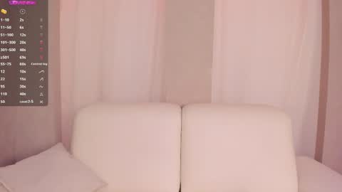 Snapshot of lexiethompson_ chatting on 04-01-26, 12:28 Lexie Thompson online show from 04-01-26, 12:28