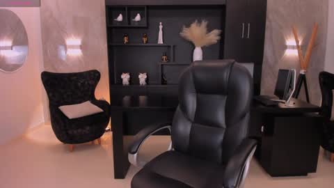 Snapshot of lexiewayne chatting on 12-30-24, 10:55 Lexie online show from 12-30-24, 10:55