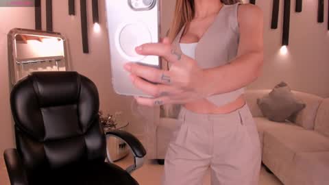 Snapshot of lexiewayne chatting on 01-15-25, 08:26 Lexie online show from 01-15-25, 08:26