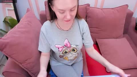 Snapshot of lexihoward chatting on 10-14-25, 06:25 Lexi online show from 10-14-25, 06:25