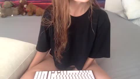 Snapshot of lexiial0 chatting on 10-03-25, 02:58 Alexia L. online show from 10-03-25, 02:58