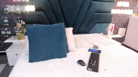 Lexi online show from 10-08-25, 01:42