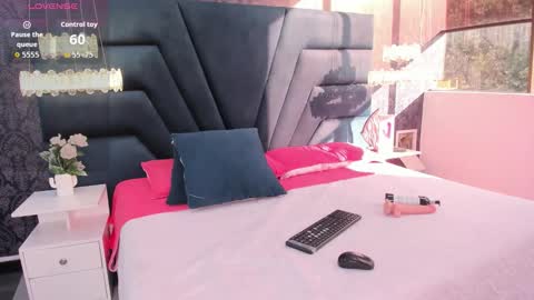 Lexi online show from 11-24-25, 12:16