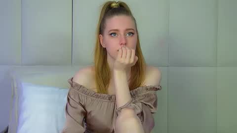 Lexi online show from 11-21-25, 06:23