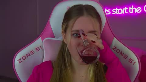 Lexi online show from 11-22-25, 06:18