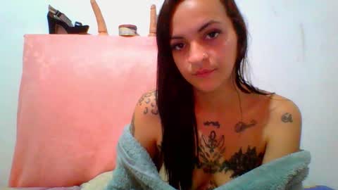 Snapshot of lexxie_weed chatting on 11-21-25, 01:32 Lexxie online show from 11-21-25, 01:32