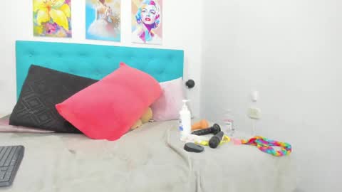 Snapshot of lexy_sexy_20 chatting on 02-19-25, 07:17 lexy_sexy_20 online show from 02-19-25, 07:17