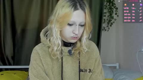 Snapshot of lexy_woorhez chatting on 05-14-26, 11:17 Lexy online show from 05-14-26, 11:17