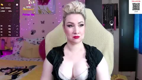 Snapshot of lexygold chatting on 10-19-25, 12:28 Lexy online show from 10-19-25, 12:28