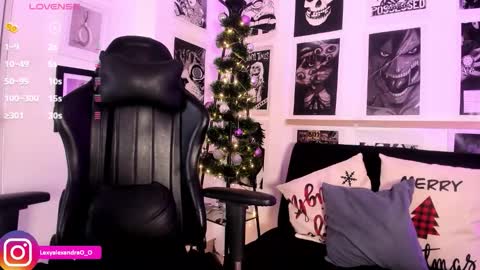 LexyJoyce online show from 12-17-25, 09:10