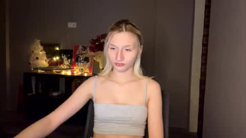 Leya online show from 12-19-25, 06:48