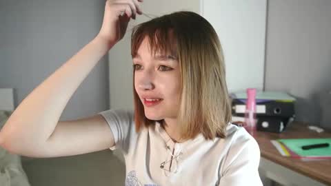 Snapshot of leyla_grace chatting on 05-23-26, 04:50 leyla_grace online show from 05-23-26, 04:50