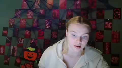 Leyla online show from 10-15-25, 06:57