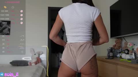 Leyla ly Ill be here Tuesday Thursday Friday Saturday Sunday online show from 10-16-25, 04:02