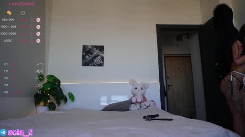 Leyla ly Ill be here Tuesday Thursday Friday Saturday Sunday online show from 10-20-25, 04:46