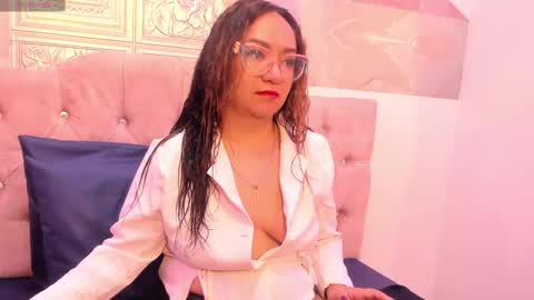Leyla smithh online show from 10-16-25, 12:28