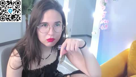 Snapshot of leylamirage chatting on 02-18-26, 04:36 leylamirage online show from 02-18-26, 04:36