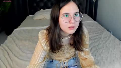 leylamirage online show from 03-12-26, 12:22