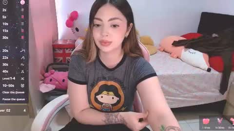 Snapshot of leylasloane chatting on 06-25-26, 05:17 Leyla online show from 06-25-26, 05:17