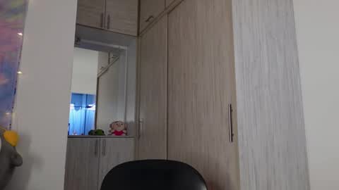 Snapshot of leyre_lerr chatting on 03-28-26, 04:39 Jessica online show from 03-28-26, 04:39