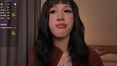 Lisa online show from 11-28-25, 04:26